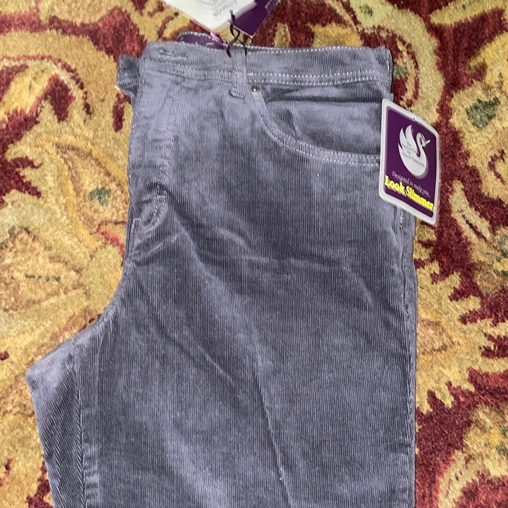 Straight Cut Corduroy pants 🤍